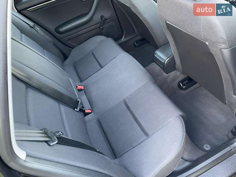Универсал Audi A4 2003 в Каменском