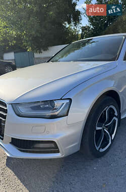 Седан Audi A4 2013 в 