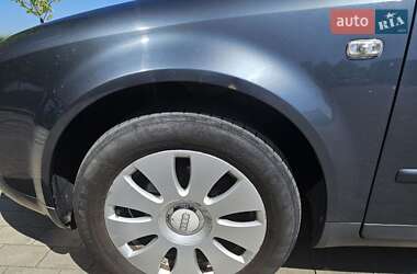 Седан Audi A4 2001 в 