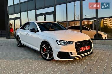Седан Audi A4 2018 в 