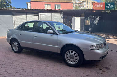 Седан Audi A4 1999 в 