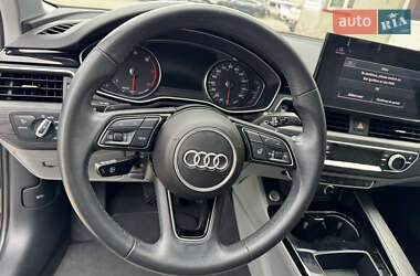 Седан Audi A4 2021 в 