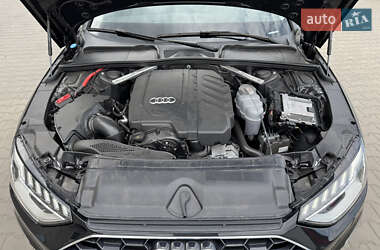 Седан Audi A4 2021 в 
