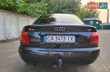 Седан Audi A4 1995 в 
