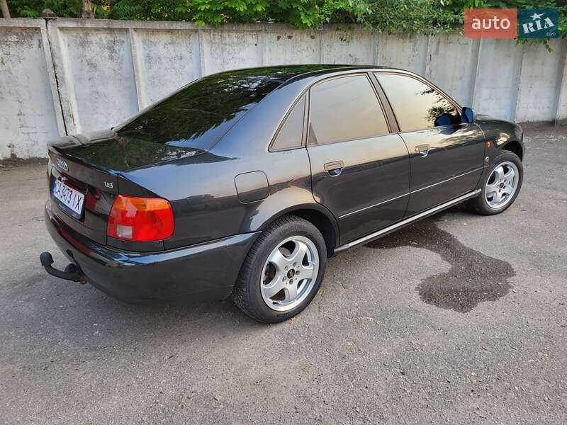 Седан Audi A4 1995 в Черкассах