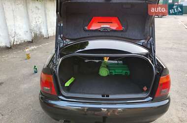 Седан Audi A4 1995 в 
