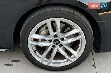 Универсал Audi A4 2022 в 