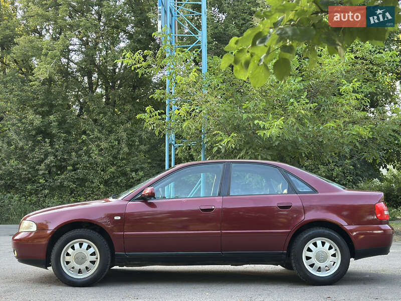 Седан Audi A4 1999 в Ровно