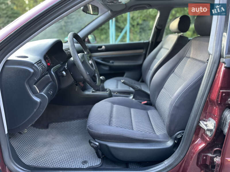 Седан Audi A4 1999 в Ровно