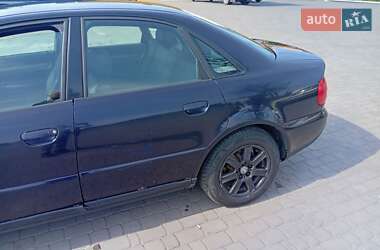 Седан Audi A4 1999 в Сарнах