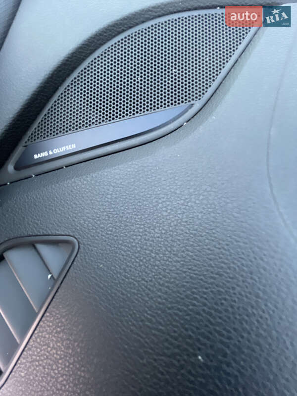 Седан Audi A4 2016 в Днепре