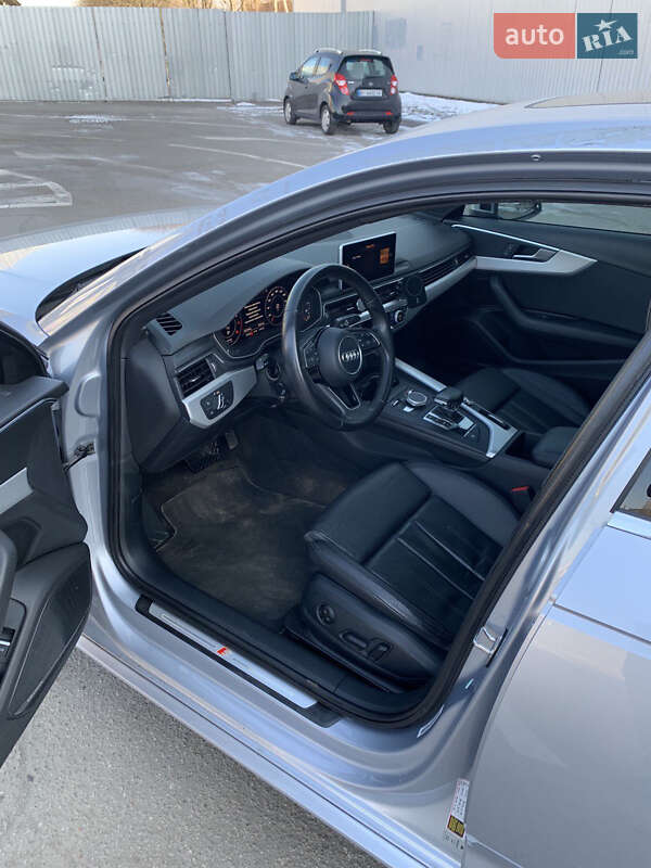 Седан Audi A4 2016 в Полтаві