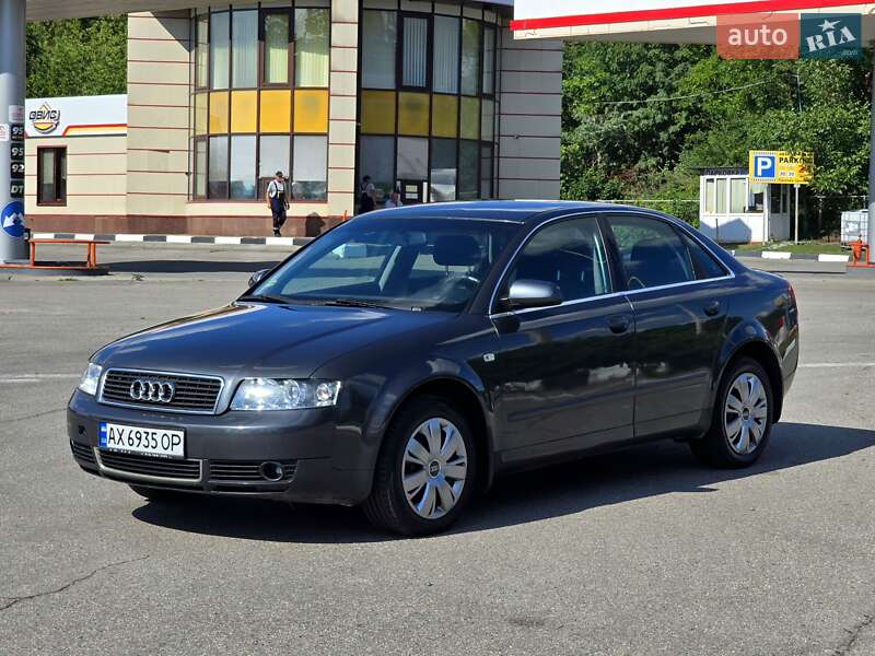 Седан Audi A4 2001 в 