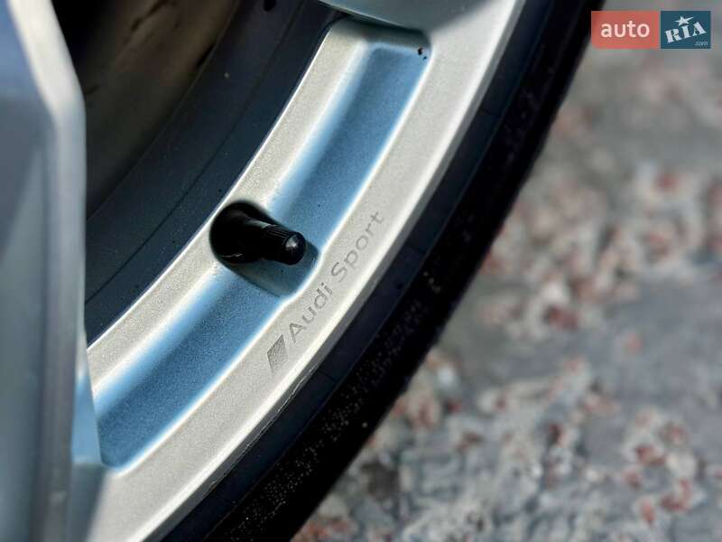 Седан Audi A4 2021 в Киеве