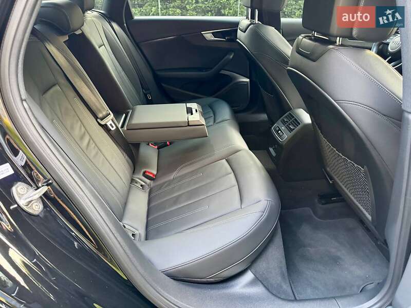 Седан Audi A4 2021 в Киеве