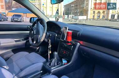 Седан Audi A4 1998 в 