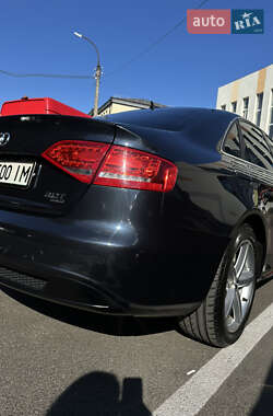 Седан Audi A4 2012 в Черкасах