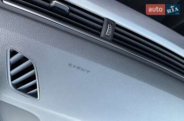 Седан Audi A4 2017 в 