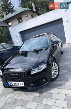 Седан Audi A4 2012 в Львове