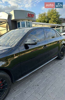 Седан Audi A4 2014 в 