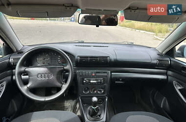 Седан Audi A4 1996 в 