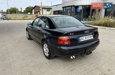 Седан Audi A4 1996 в 