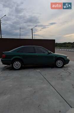 Седан Audi A4 1997 в 