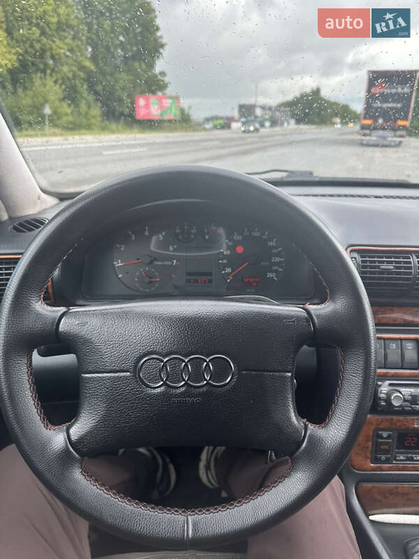 Седан Audi A4 1996 в Тернополе