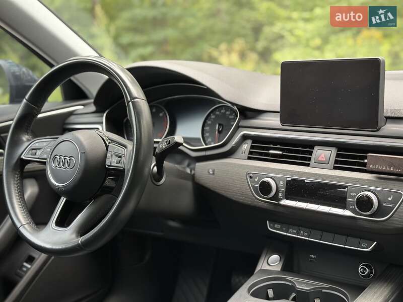 Седан Audi A4 2018 в Киеве