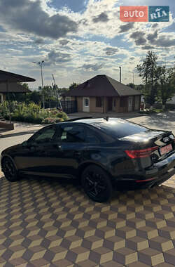 Седан Audi A4 2017 в 