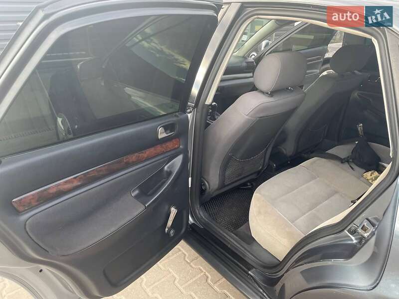 Седан Audi A4 1995 в Житомире