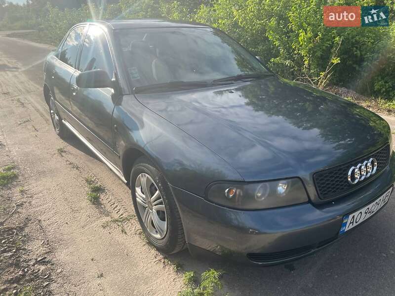 Седан Audi A4 1995 в Житомире