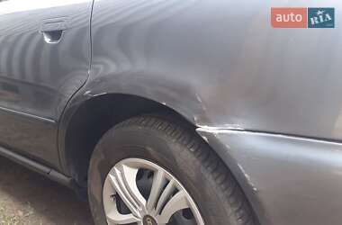 Седан Audi A4 1995 в Житомирі