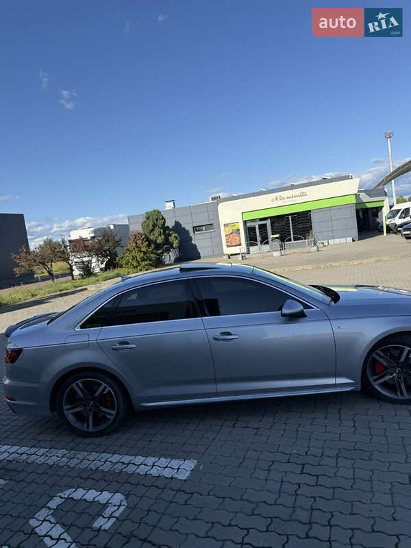 Седан Audi A4 2018 в Ужгороде