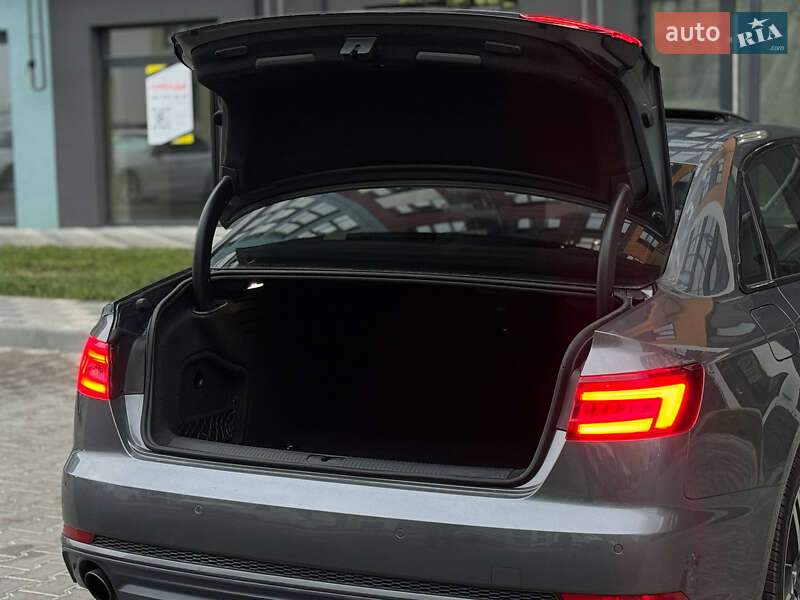 Седан Audi A4 2017 в Ровно