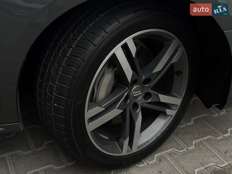 Седан Audi A4 2017 в Ровно