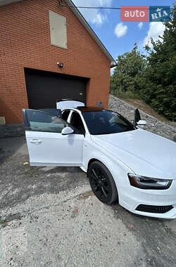 Седан Audi A4 2015 в 
