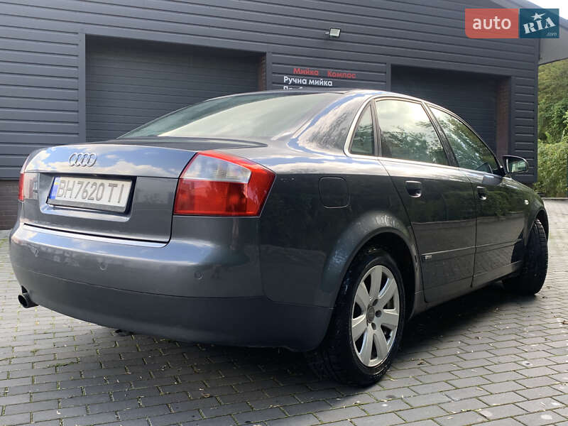 Седан Audi A4 2002 в Ровно