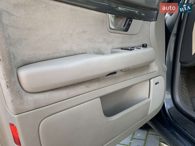 Седан Audi A4 2002 в Ровно