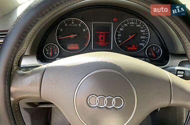 Седан Audi A4 2002 в 