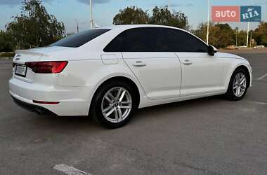 Седан Audi A4 2016 в 
