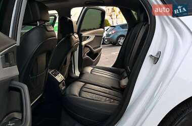 Седан Audi A4 2016 в 