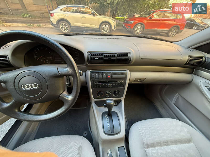 Седан Audi A4 1997 в Харькове