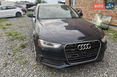 Седан Audi A4 2015 в 