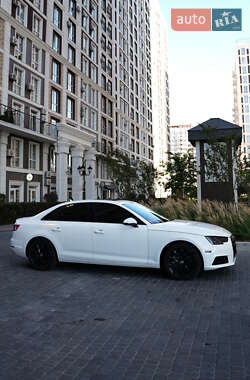 Седан Audi A4 2017 в 