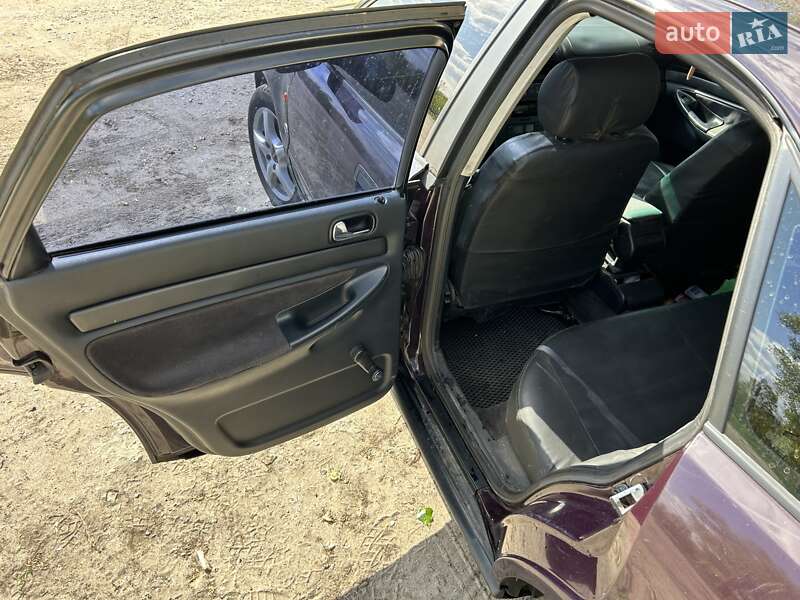 Седан Audi A4 1995 в Прилуках