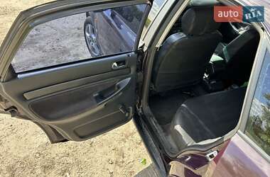 Седан Audi A4 1995 в 