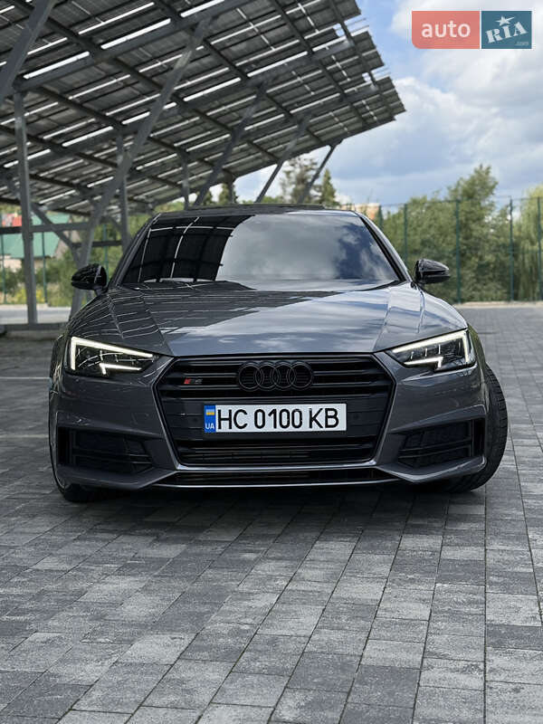 Седан Audi A4 2017 в Львове