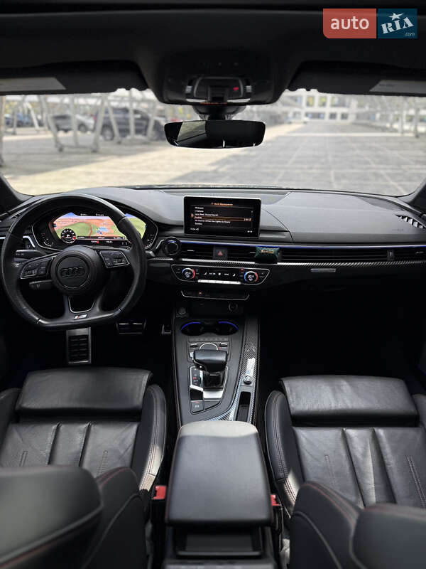 Седан Audi A4 2017 в Львове