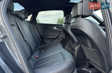 Седан Audi A4 2019 в 